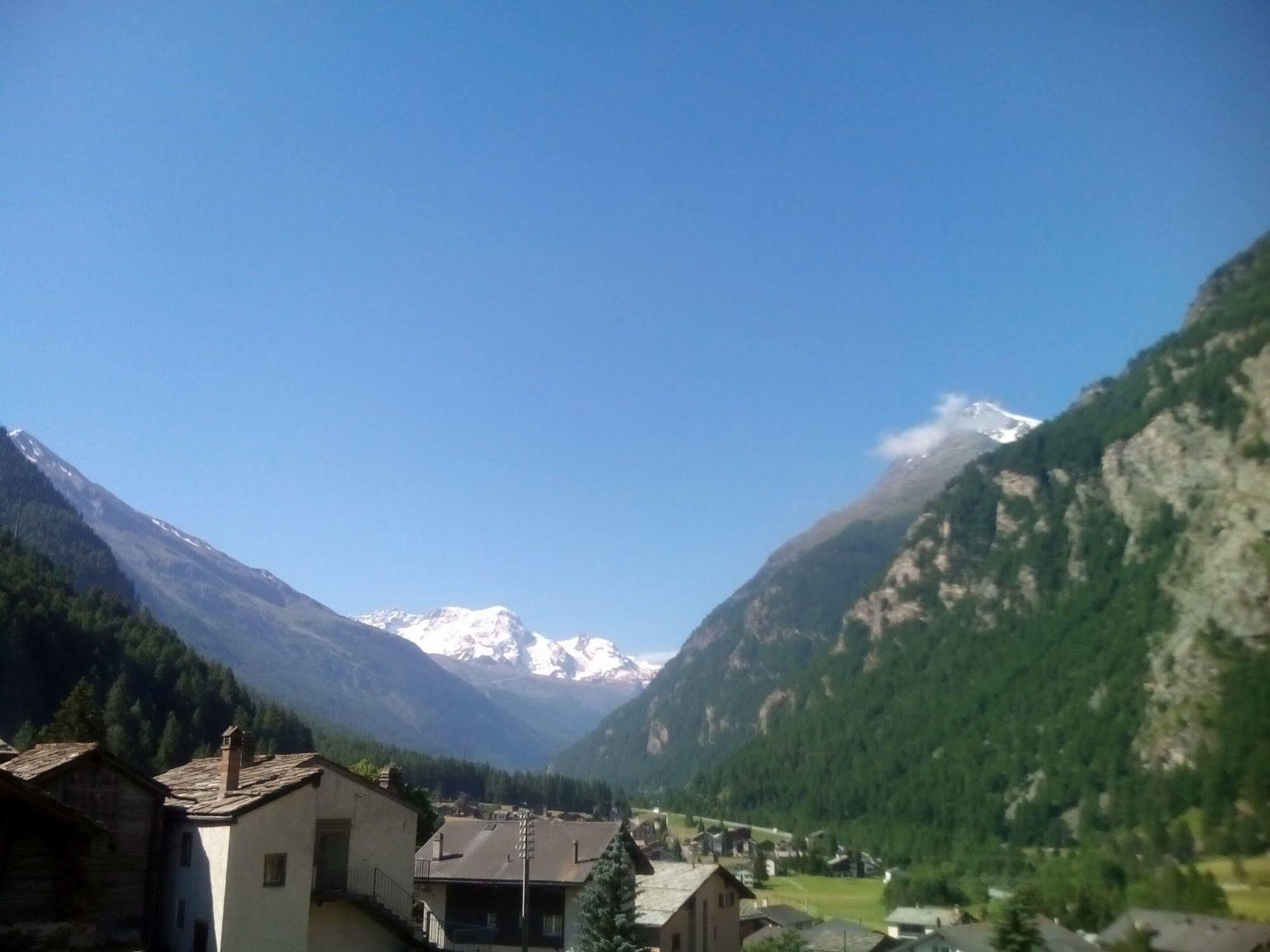 Hotel Klein Matterhorn Randa Esterno foto